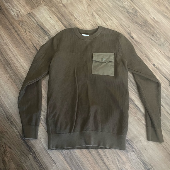 FRANK AND OAK CLOSET CLEANOUT - Picture 11 of 11